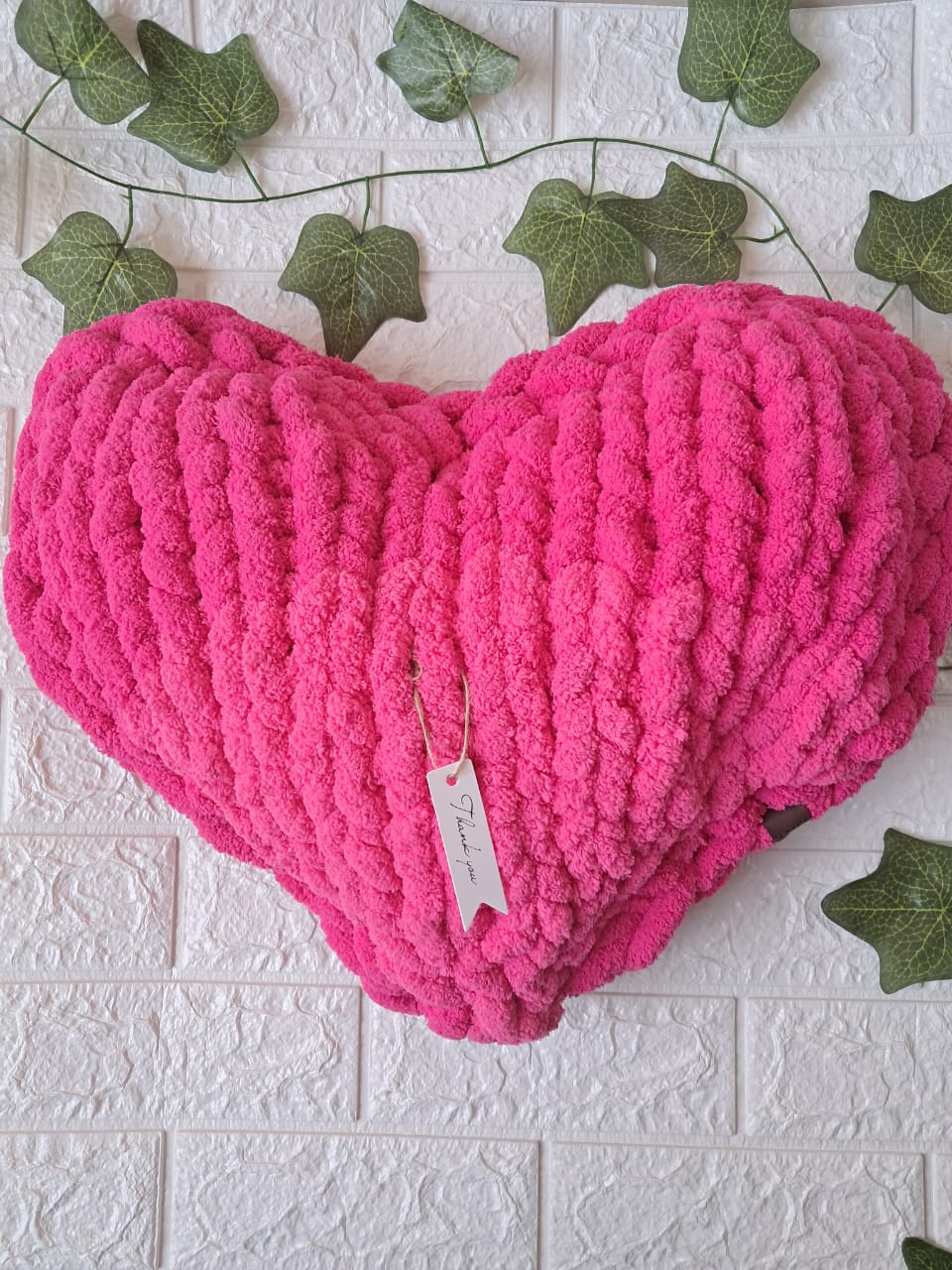 Heart‑Shaped Chunky Yarn Decor