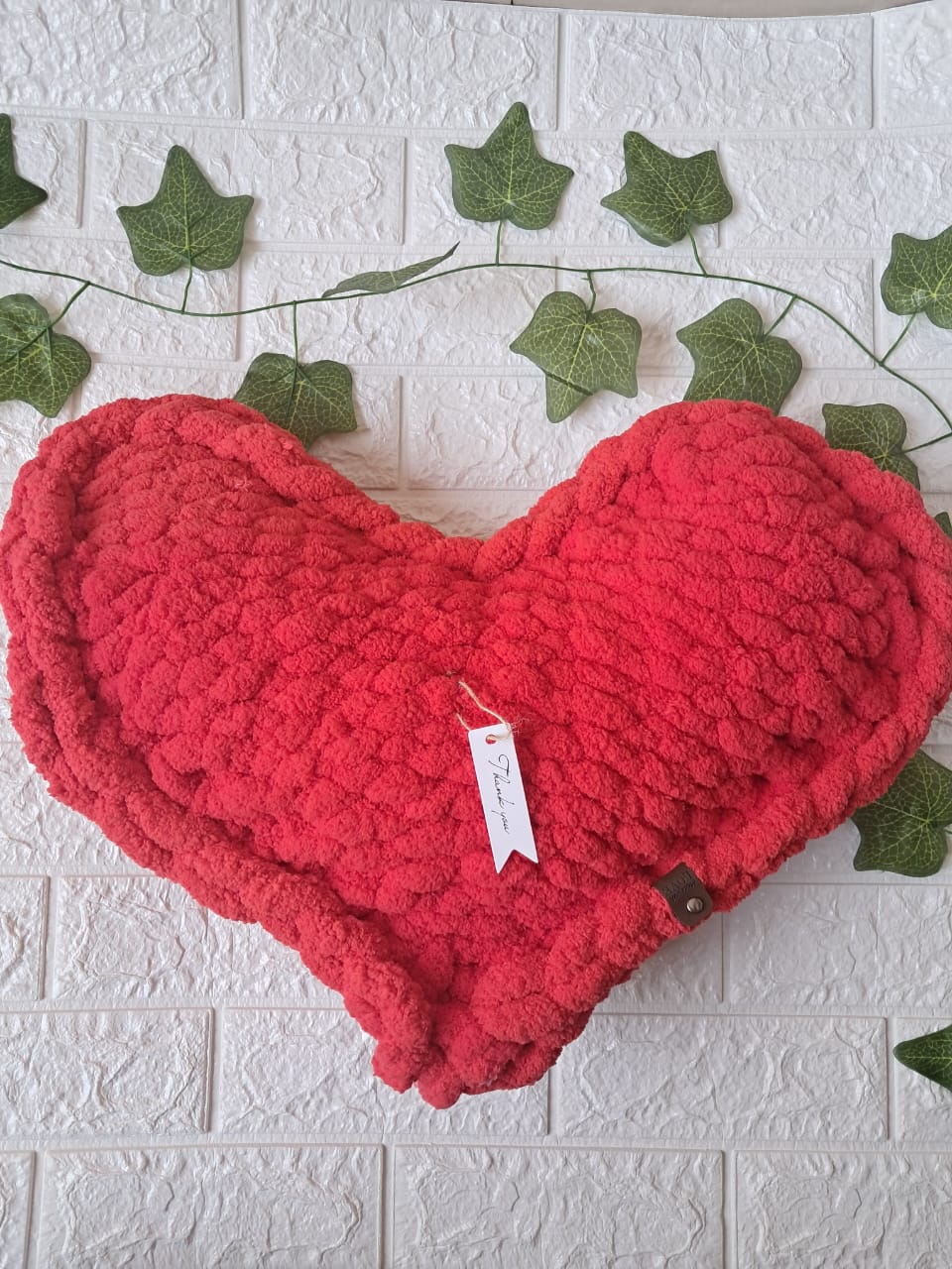 Heart‑Shaped Chunky Yarn Decor