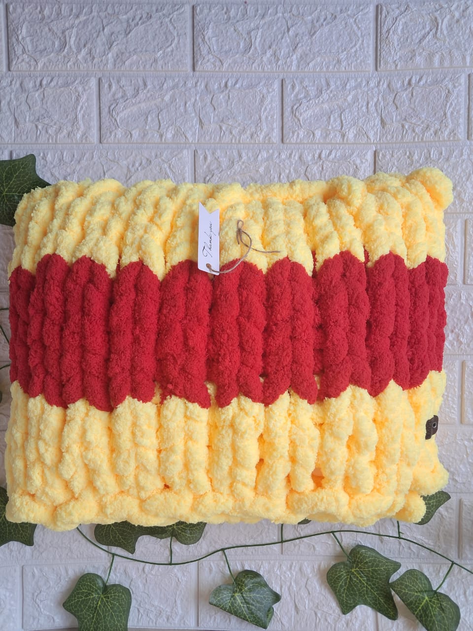 Heart‑Shaped Chunky Yarn Decor